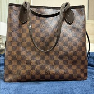 Louis Vuitton Neverfull Damier Tote